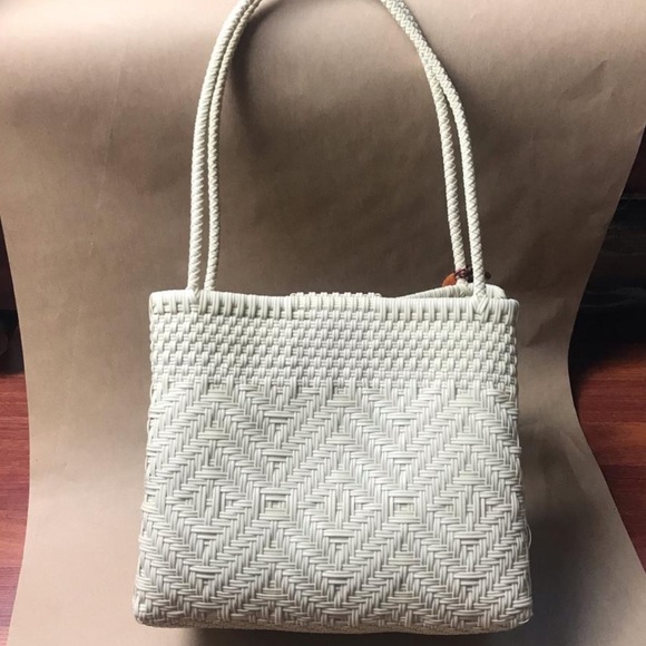 Handmade Mexican Woven Plastic Neutral Bag - Picture 3 of 3